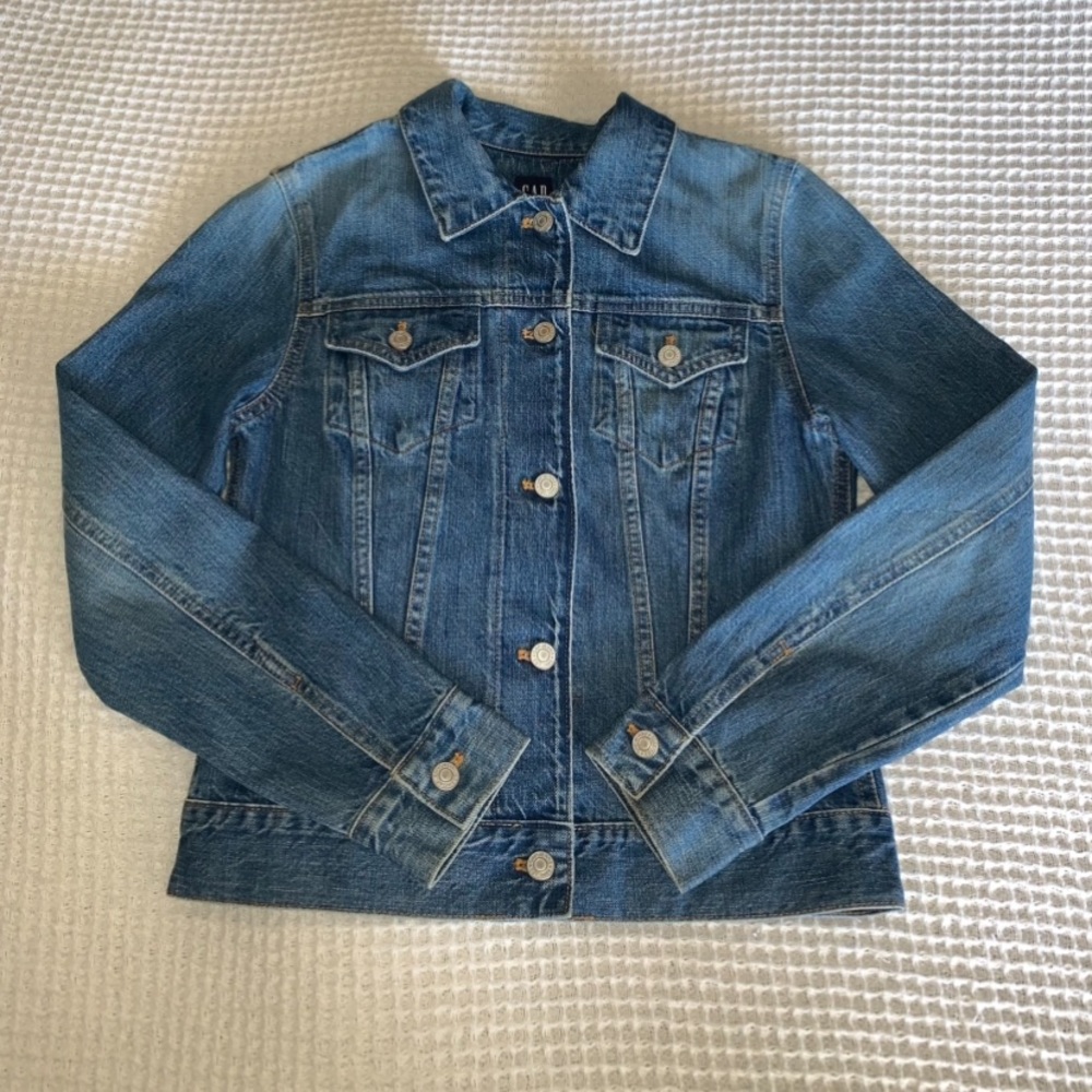 GAP Women’s Jacket Size Small Color Blue Jeans 177/5